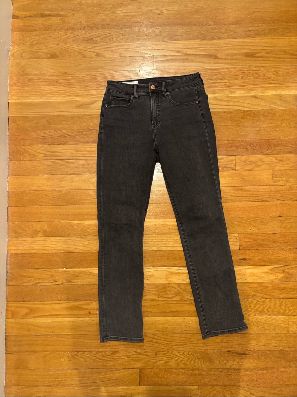 GAP Women's Classic Straight High-Rise Jeggings